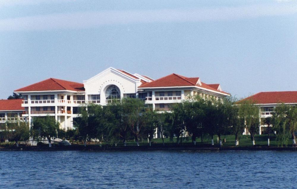 Yunnan Dianchi Garden Resort Hotel & Spa Kunming Zewnętrze zdjęcie